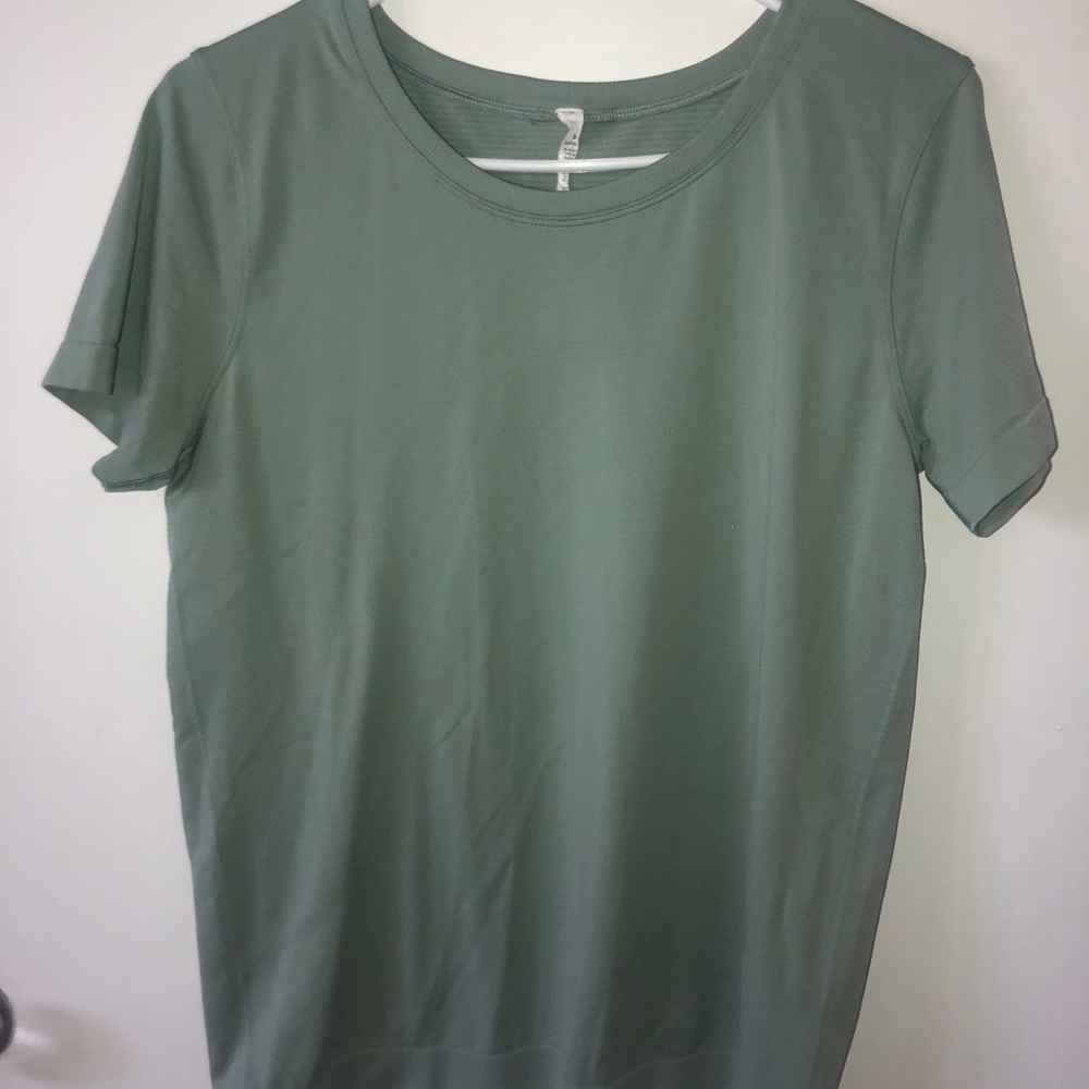 Lululemon top